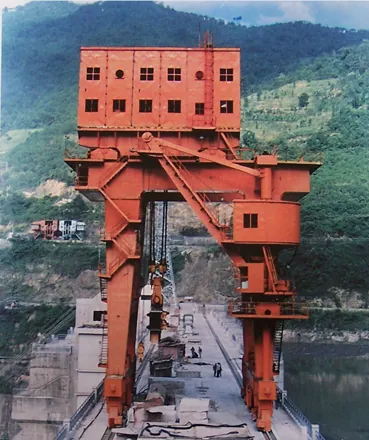 坝顶门式起重机